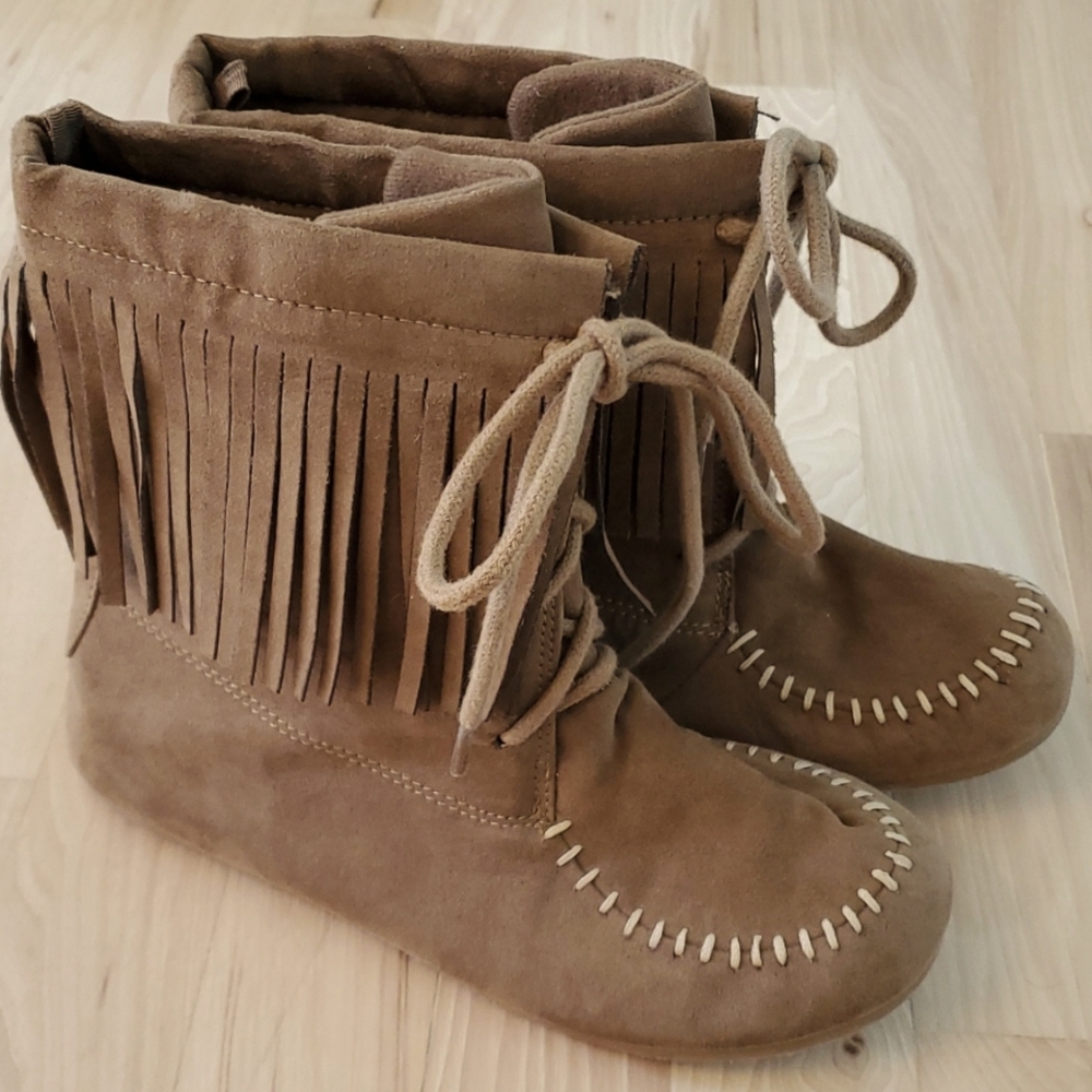 CRAZY 8 Forest Magic Mocassin Boots